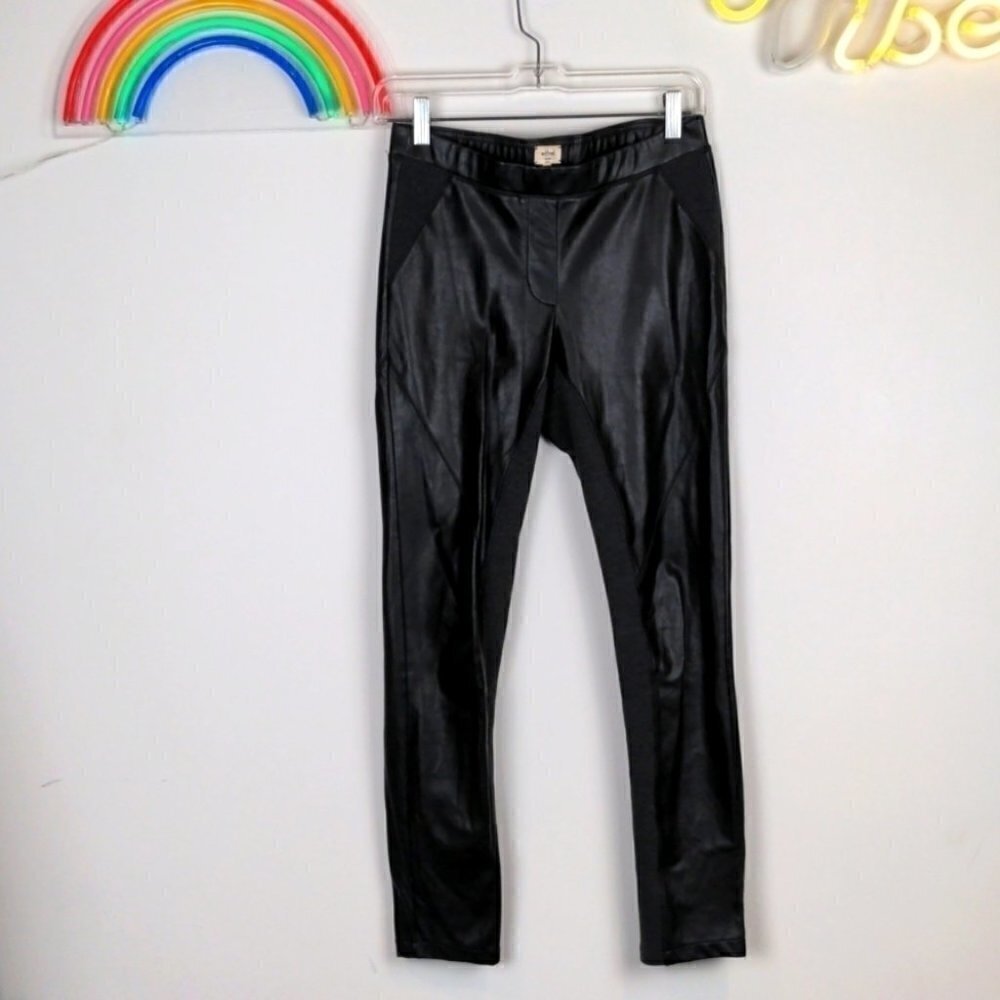 𝅺aritzia Wilfred Faux leather legging size 4